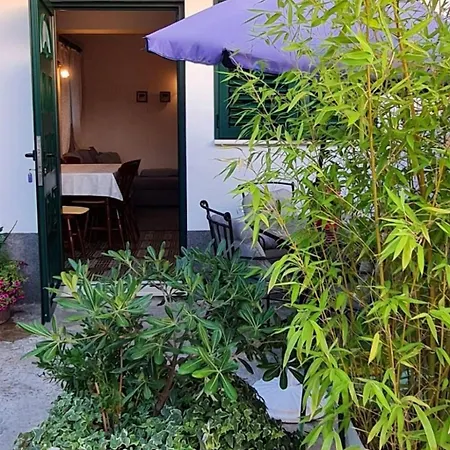 Charmante Jasmine 1 In Strandnaehe By Interhome *